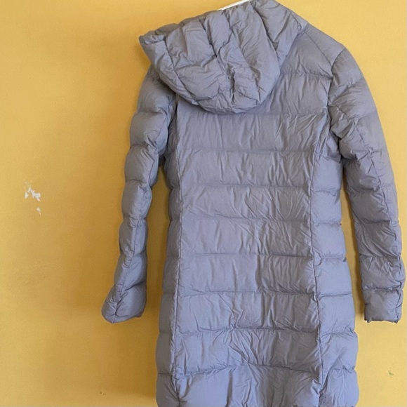 Uniqlo Ultra Light Down Hooded Coat. Size Medium - Picture 2 of 3
